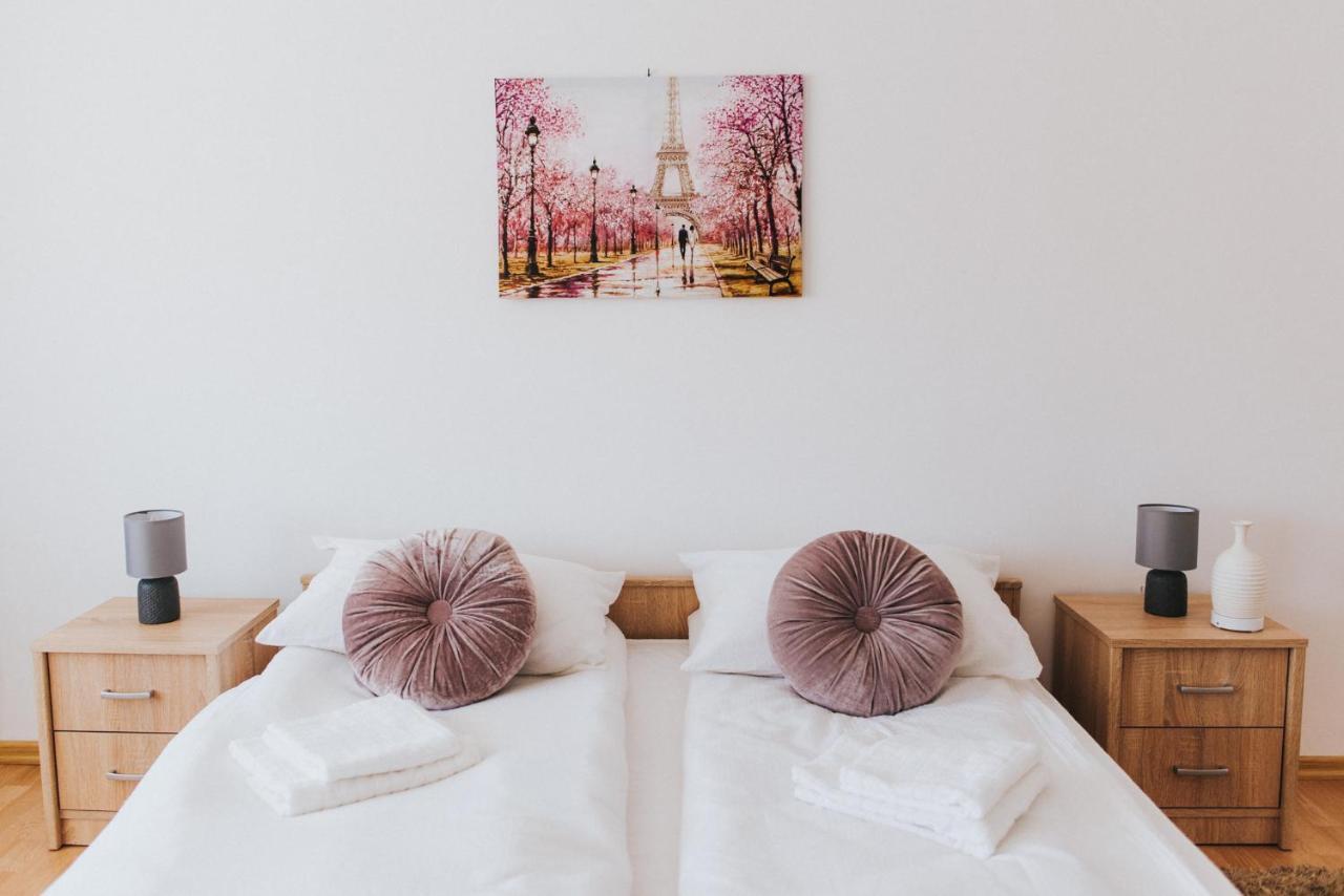 Lotus Apartman Appartamento Odorheiu Secuiesc Esterno foto